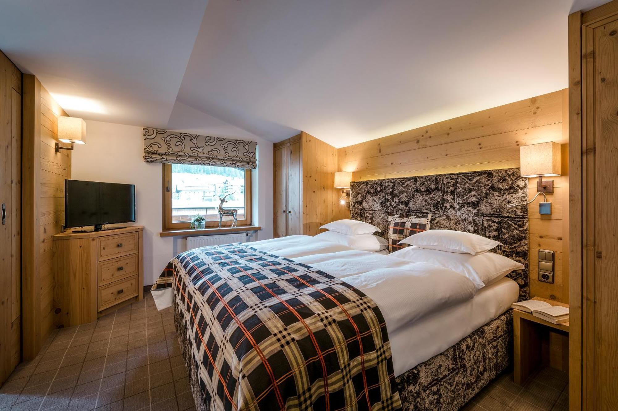 Hotel Auenhof Lech am Arlberg Exterior photo