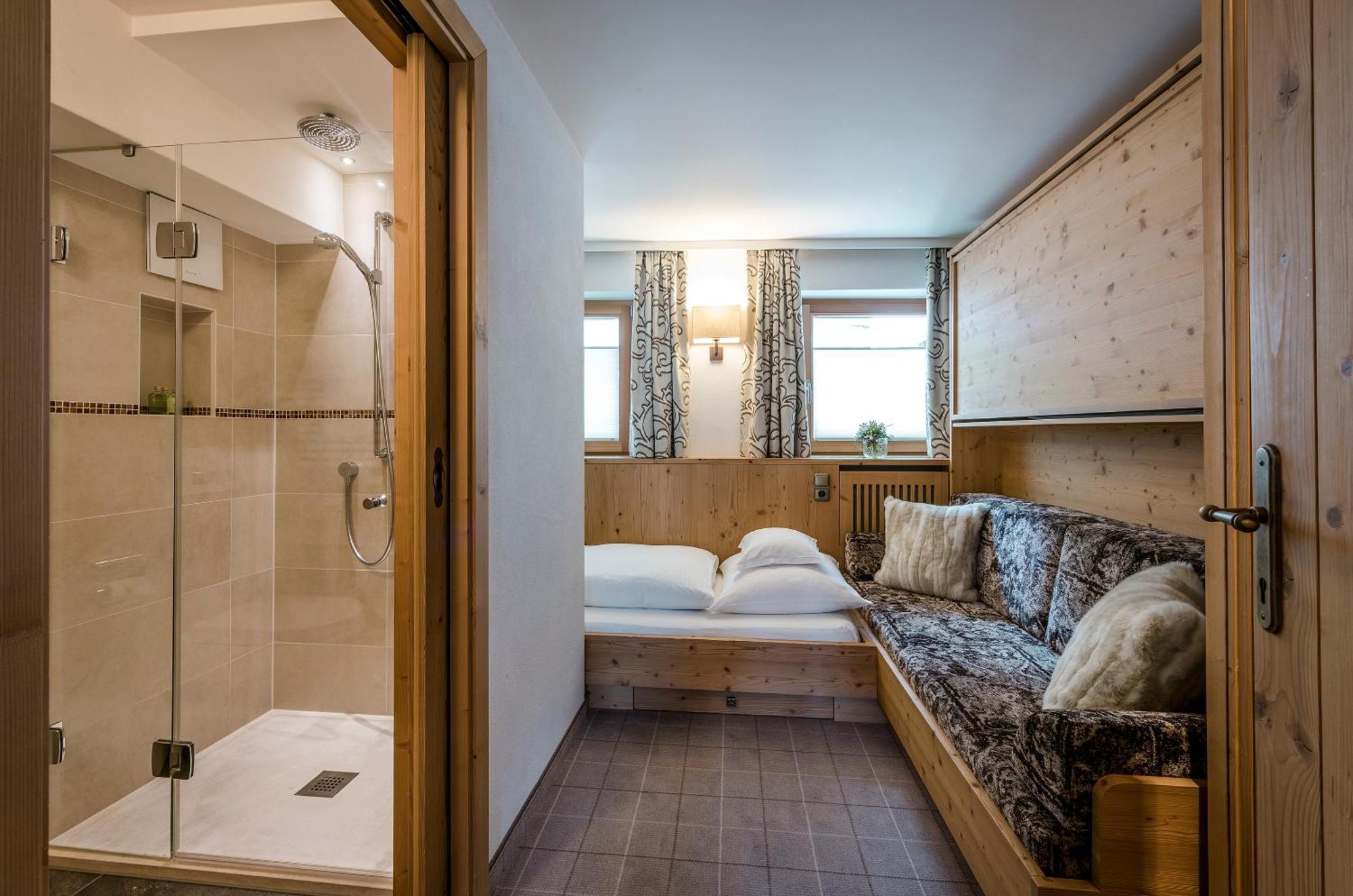 Hotel Auenhof Lech am Arlberg Exterior photo